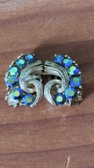Vintage LISNER AB Rhinestone Clip On Earrings Blue Aurora Borealis 1”