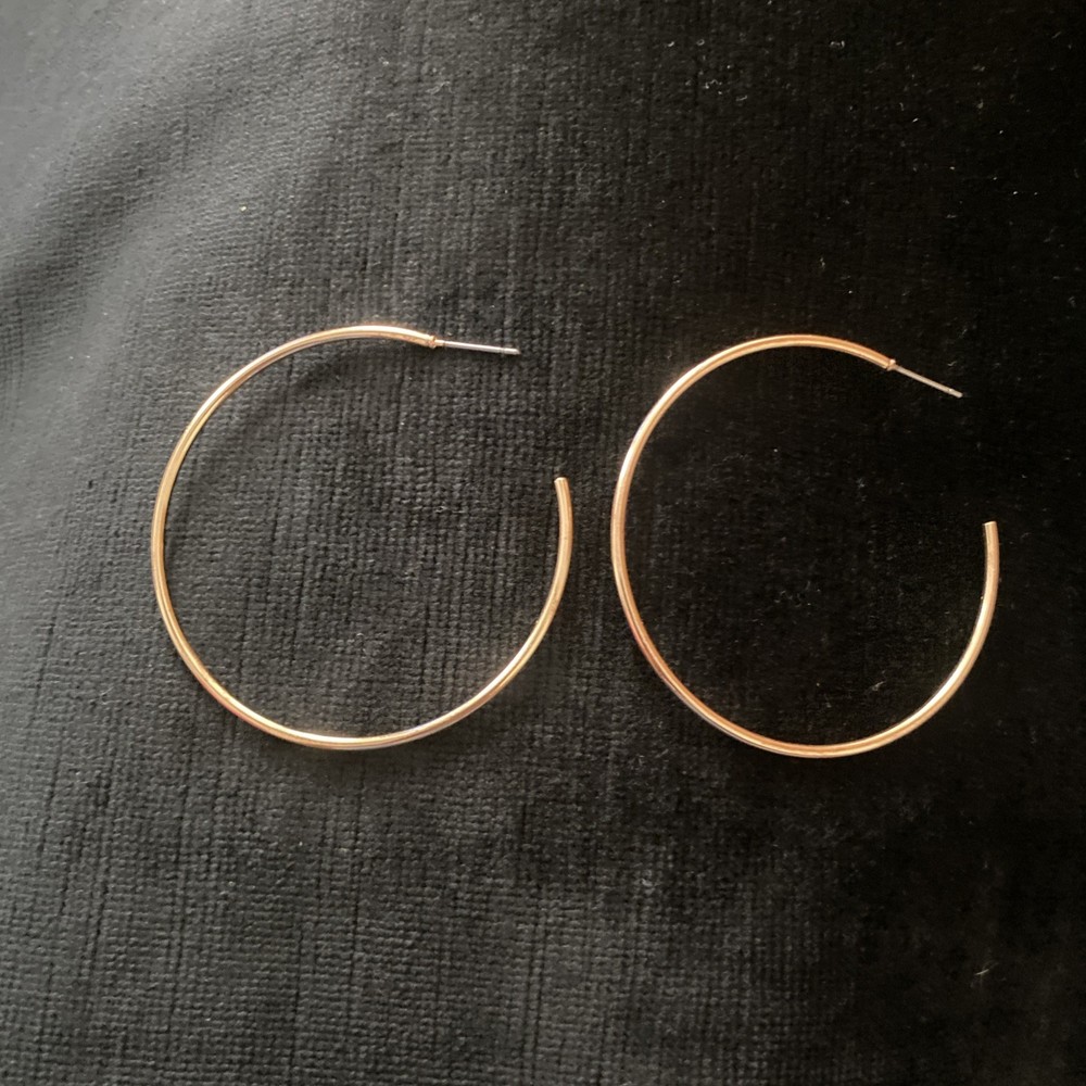 Earrings Hoops Gold Tone Everyday Basic Modern Chic Minimalist Thin Y2K Glam