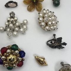 Vintage Singles Mismatched Clip On Earrings Lot MCM Some signed / No Brand