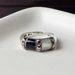 Vintage 925 Sterling Silver Onyx Mother of Pearl Marcasite Ring Size 6.5 – 3.1 g
