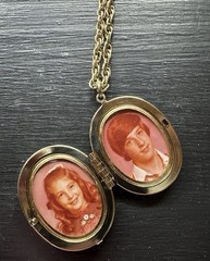 Necklace 24 In Chain Vintage Blue White Locket 1970s Pictures