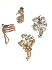 Miscellaneous Jewelry lot 4 Brooch PINS MISSING STONES DISCOLORED METAL