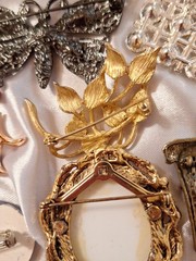 Vintage To Now Brooch Pin Lot Mixed Theme Gold-tone Silvertone Rhinestone…