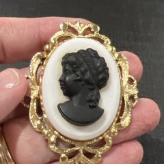 Vintage Cameo Brooch 2.25 In