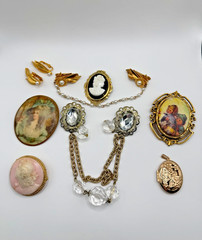 Estate Jewelry Mixed – Set of 8 Pieces