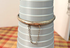 Vintage 925 Sterling Silver Etched Hinged Bangle Bracelet w Safety Chain 7.25″