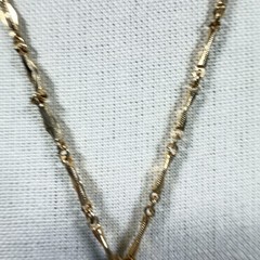 Vintage Locket Pendant Necklace Gold Tone Etched Pink Stone 24″ Chain