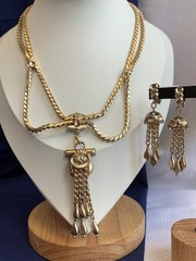 Vtg BARCLAY Costume Jewelry Set Golden Tassel Necklace & Clip-On Earrings