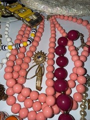 lot 1950s 1960s costume jewelry Necklaces Clip Earrings Pins Brooches Bracelets