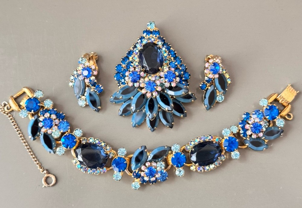 Vintage Verified JULIANA D&E Blue Two Toned Brooch/Pendant Bracelet Earring Set