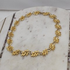 Vintage Gold Tone Laurel Leaf Link Collar Necklace Textured Botanical 15.5 In