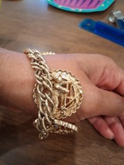 Vintage Gold Tone Sports Charm Bracelet 7″ Sailing, Skiing, Bowling, Golf…