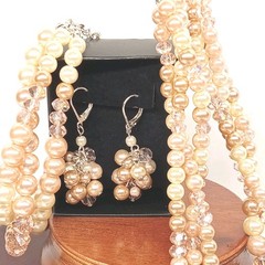 ROSE PEARLESQUE: Statement Necklace , Bracelet Multirang AND Cluster Earrings