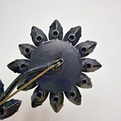 VTG MidCentury Black Rhinestone Flower Brooch Pin Open Back Japanned Daisy AS-IS