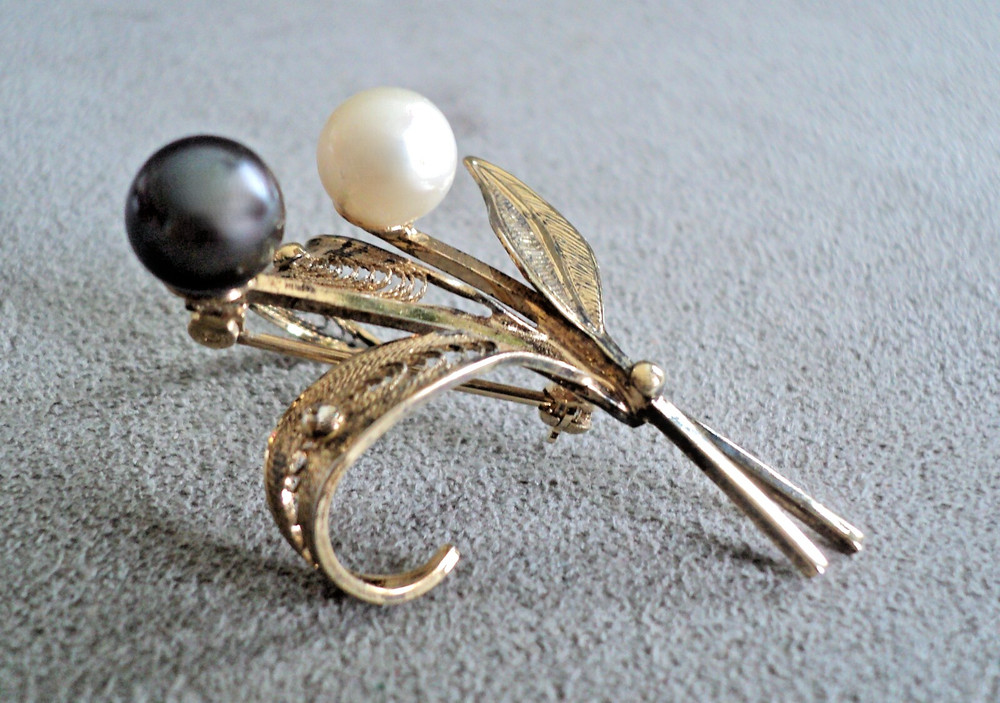 Vintage Gold Vermeil STERLING Silver 2 PEARLS Curved Leaf BROOCH Lacy – Sorrento