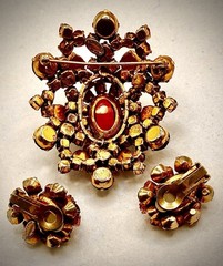 Signed🌹SCHREINER🌹Exotic Flowering Layered Red-Pink-Purple🌹Brooch/Earrings Set
