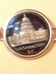 VINTAGE WASHINGTON LANDMARK BRACELET GREAT FOR ANY COLLECTION!
