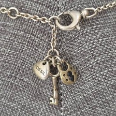Vintage Fossil Silver Tone Flower Rhinestone Station Necklace Key Charms 19″