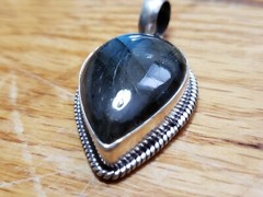 VINTAGE COLLECTABLE *STERLING SILVER 925* GENUINE STONE PENDANT 1.5″-