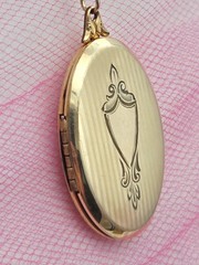 Large LOCKET Antique Vintage Gold GF Necklace Pendant Chain Filled Photos Deco