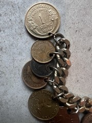 Vintage 50s Chunky Loaded Coin Charm Bracelet 17 Real Coins International 88g H3