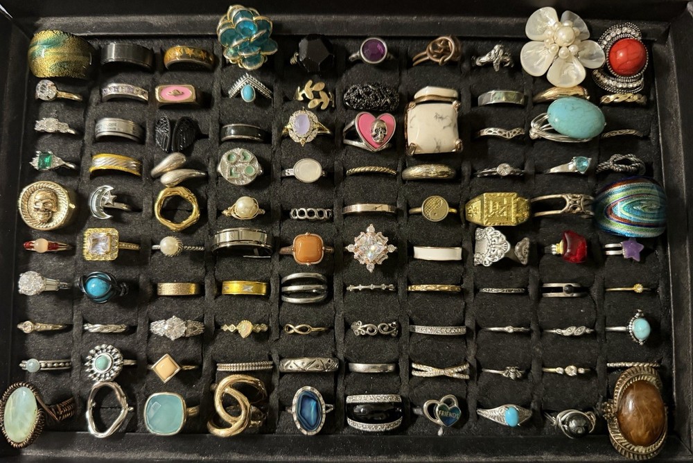 100 Piece Variety Costume Jewelry Ring Lot Unsigned Silver Gold Tones