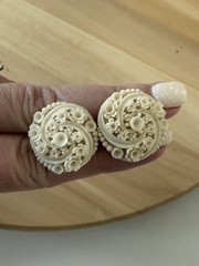 Vintage Cream Flower Twist Clip On Earrings Pair Swirl Design Fast Shipping