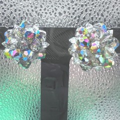 Vtg AB Rhinestone Cluster Earrings Clips .75″ Red Gold Clear Laguna Silver Tone