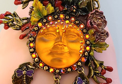 Kirks Folly Seaview Moon Autumn Harvest Mushroom Leaf Crystal Dangle Brooch Pend