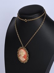 Vintage Cameo Pendant Necklace Gold Tone Filigree Chain 23″