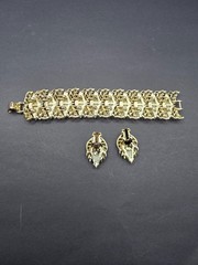 Vintage MCM Lucite Bracelet & Clip Earrings Set Gold Tone Pearlized Cabochons