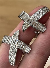 Glamorous Designer Jarin Pave’ Faceted Crystal Rhinestone Clip Earrings Sparky