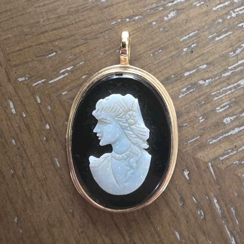 Oval Cameo Pendant Black & White Profile, Oval Stone in Gold Base Metal