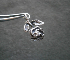 Rose Bloom Flower Vintage Sterling Silver Bracelet Charm Pendant 1.1g