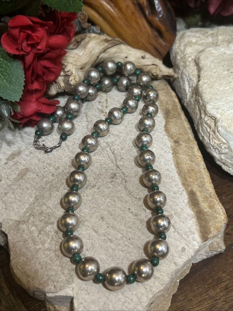 27. Vintage 925 Sterling Silver Ball Green Malachite Beaded Necklace 18″, 41.4g