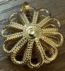 Very Nice Small Gold Tone/Brown Stone Pendant – A Must Have for Any Occassion!!!
