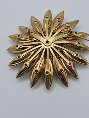 Vintage Green Glass/Rhinestone Faceted Acrylic Daisy Brooch Set Goldtone Metal