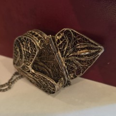 Vintage Heart Filigree Photo Locket Pendant Necklace Silver Tone Curb Chain