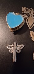 Vintage 7 PIECES Butterfly Lot. Signed Monet and Unsigned PIECES GOLD-TONE METAL