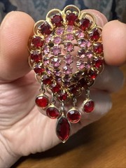 Vintage Gold Tone Red And Pink Dangling Lace Border Brooch