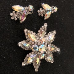 Vtg. unsigned Weiss? Silver Tone Brooch and Earrings set clear Aurora Borealis