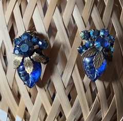 Vintage Blue Green Peacock Rhinestone Gold Carved Leaf JULIANA D&E EARRINGS