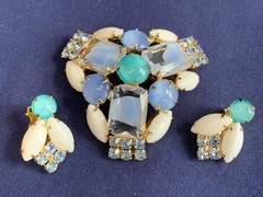 Vtg Rhinestone Costume Jewelry Set Blue Milk Glass Look Brooch Earrings *READ*