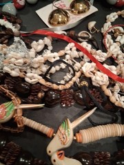 VTG costume jewelry lot Sell As Pictured Can Some Pieces Missing/broken (7)2