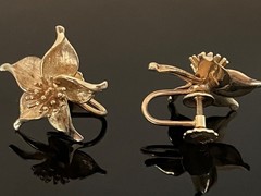Vintage Solid 14K gold Flower pin and matching Screw back earrings, Fisher DsVa