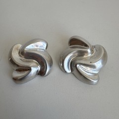 VINTAGE STERLING MEXICO EARRINGS CLIP-ON HOLLOW MARKED TS-74 22 Grams Silver