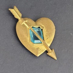 Vintage 1940s Sweetheart Brooch Heart With Arrow Blue Glass Stone C Clasp READ