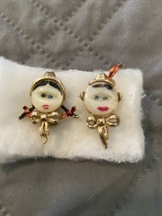 Vintage 1949 Uncas Mfg Co Girl And Boy Button Face Pins /Brooch Set