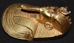 VTG King Tutankhamun Pendant Metropolitan Museum of Art Gold Tone Tut 1976 Egypt
