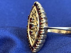 Vtg 18K Yellow Gold Ring 5.2g Fine Jewelry Size 7.75 Band Garnet Color *READ*